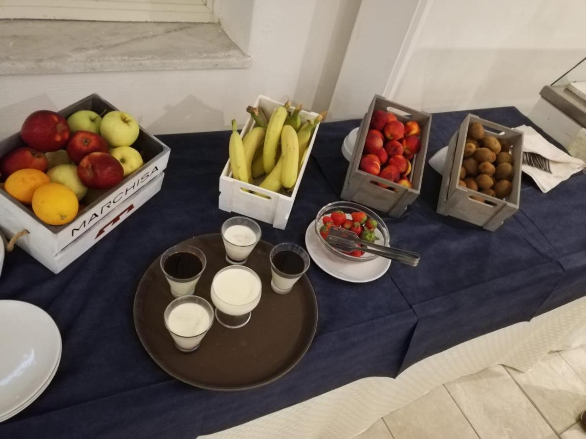Le Roccette Mare Beach Hotel & Restaurant Тропеа Екстериор снимка