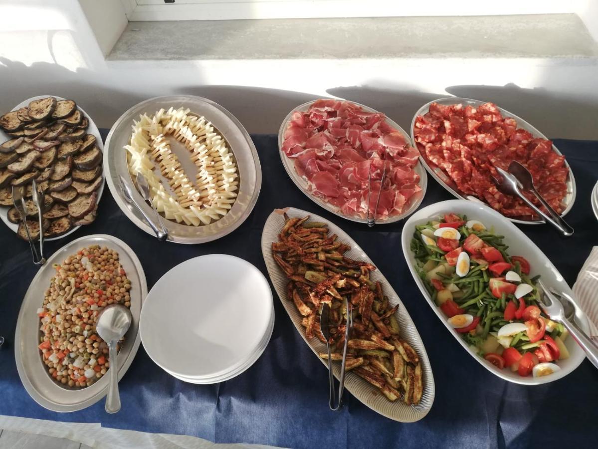 Le Roccette Mare Beach Hotel & Restaurant Тропеа Екстериор снимка