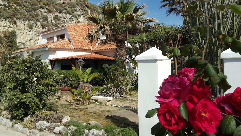 Le Roccette Mare Beach Hotel & Restaurant Тропеа Екстериор снимка