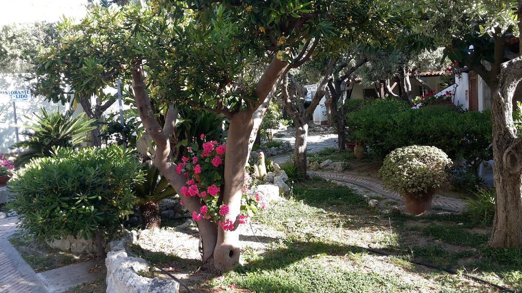 Le Roccette Mare Beach Hotel & Restaurant Тропеа Екстериор снимка